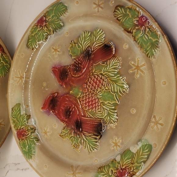 Set of 2 ceramic dish plate red cardinals Christmas plate 10.25" Diam h… - Picture 3 of 4